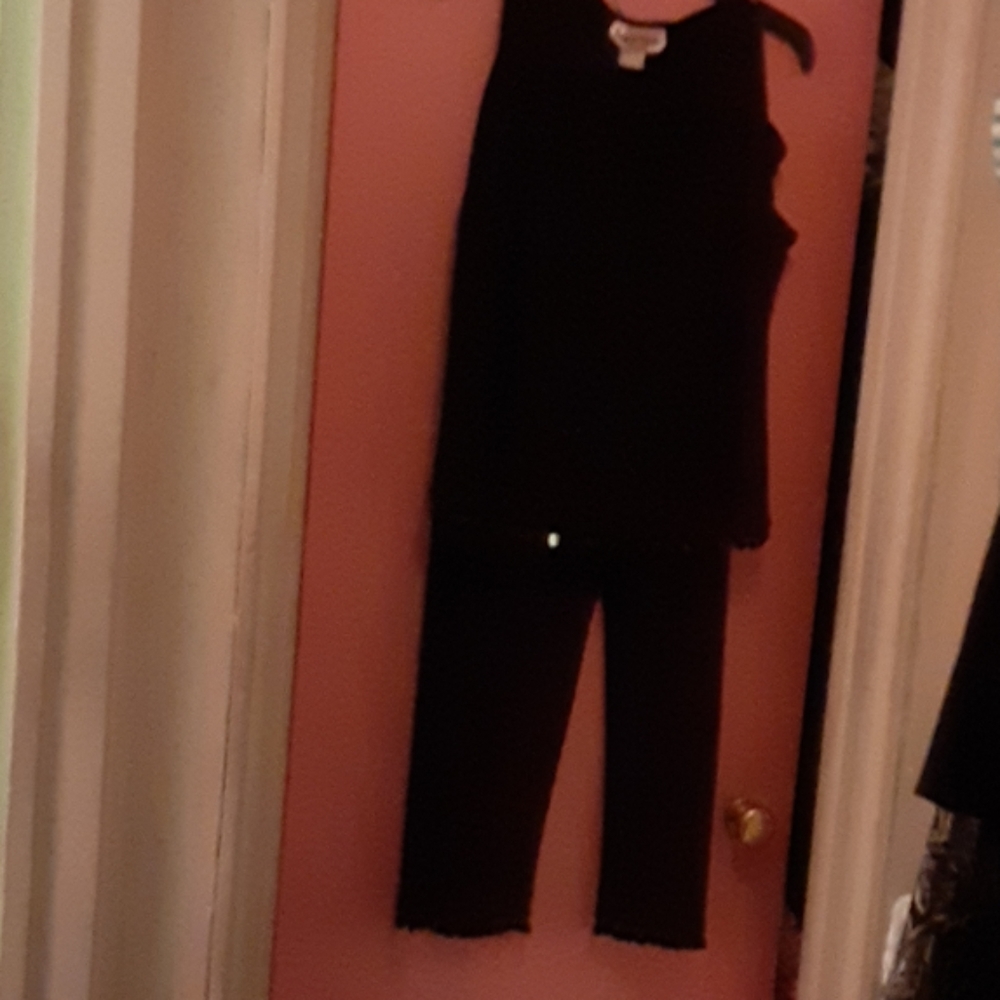 Sleeveless black 2 piece outfit
